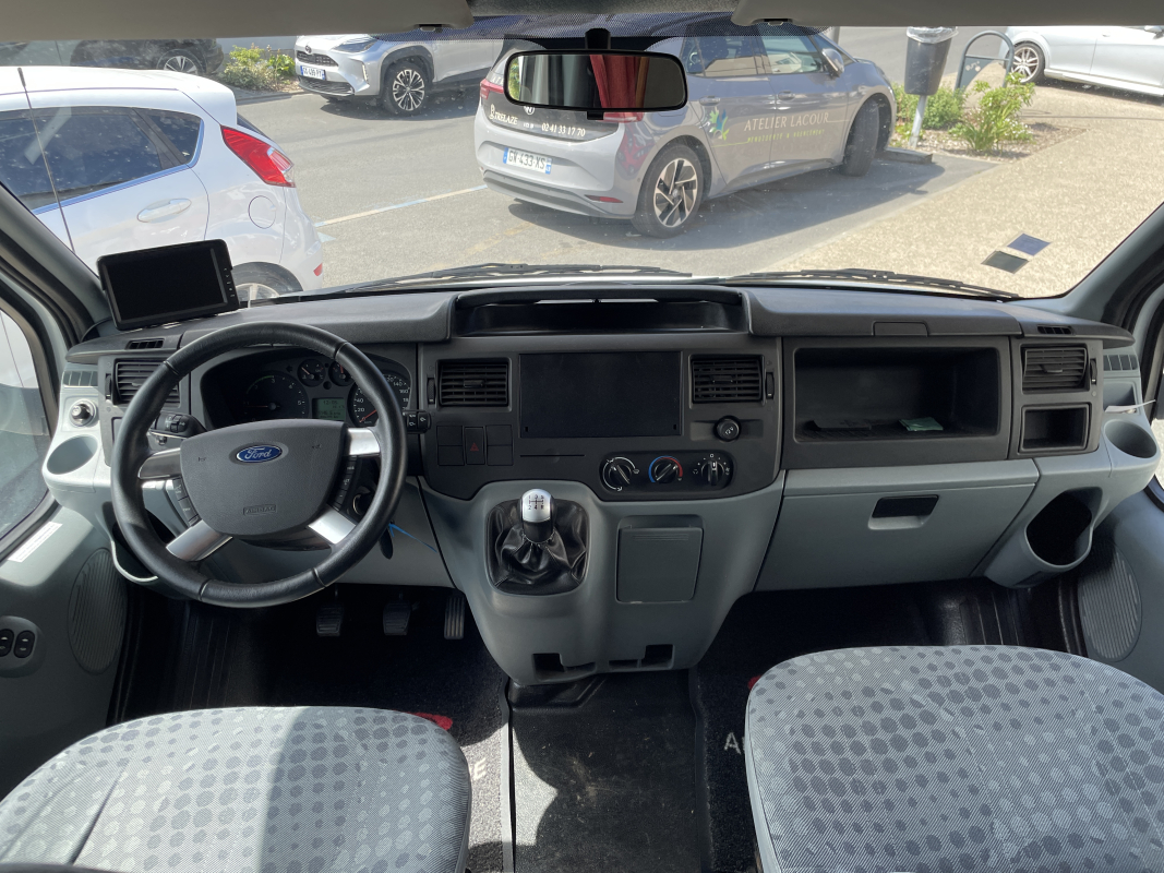 Ford Transit — 9