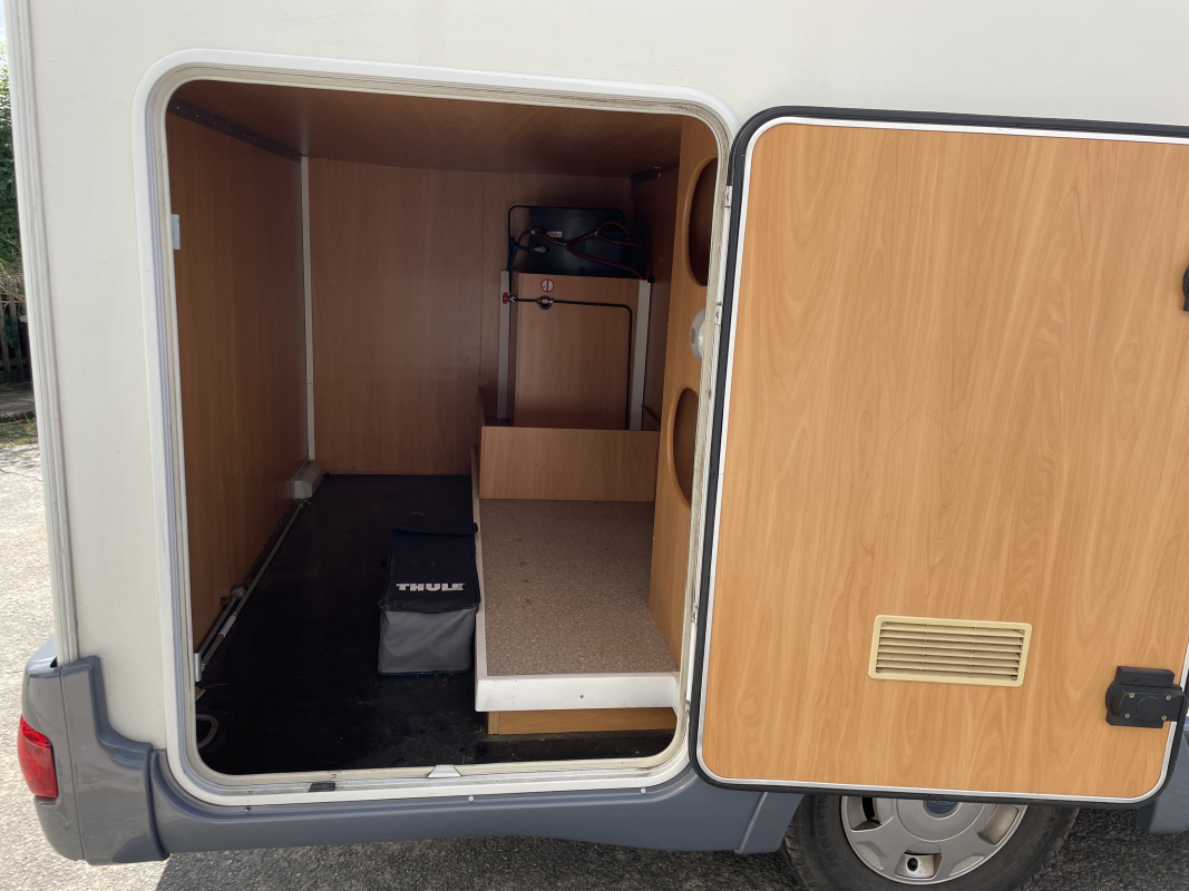 Ford Transit — 18
