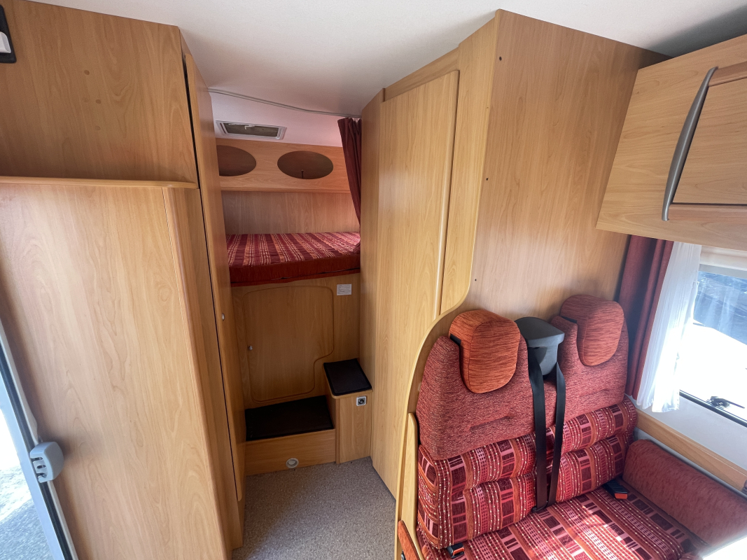 Ford Transit — 13