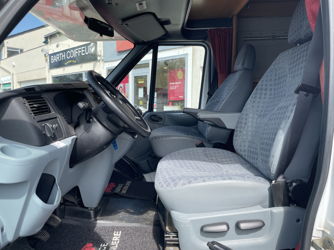 Ford Transit — 10