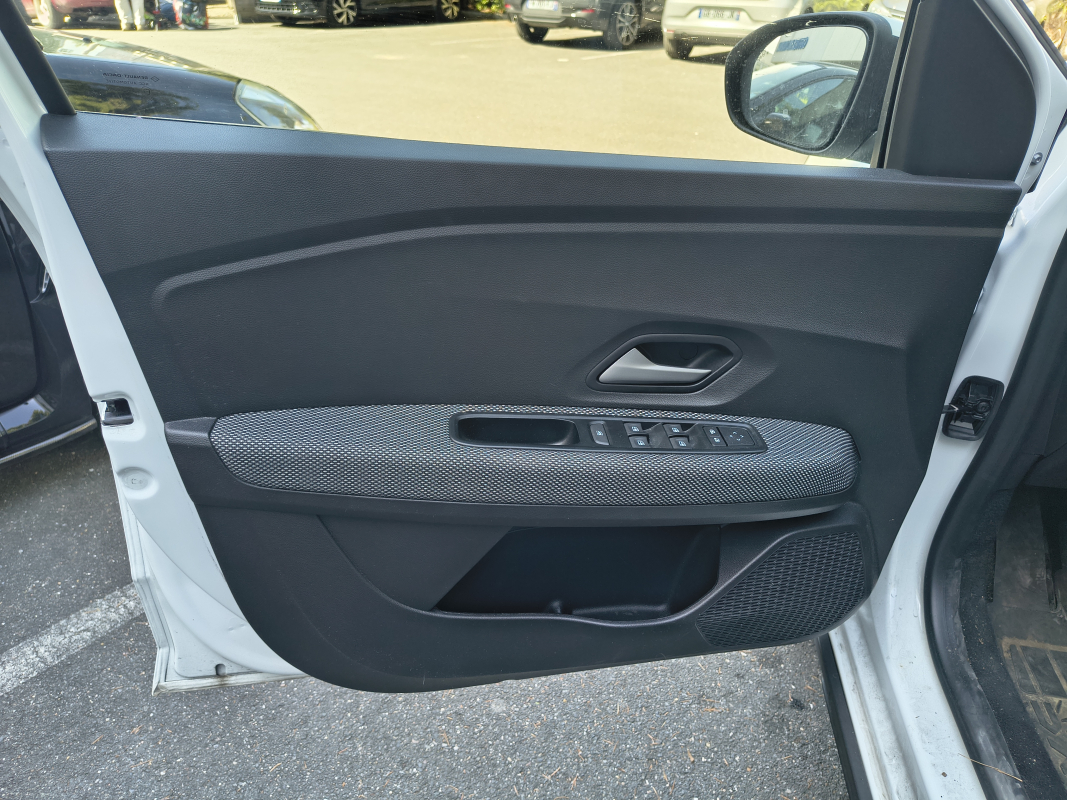 Dacia Sandero — 10