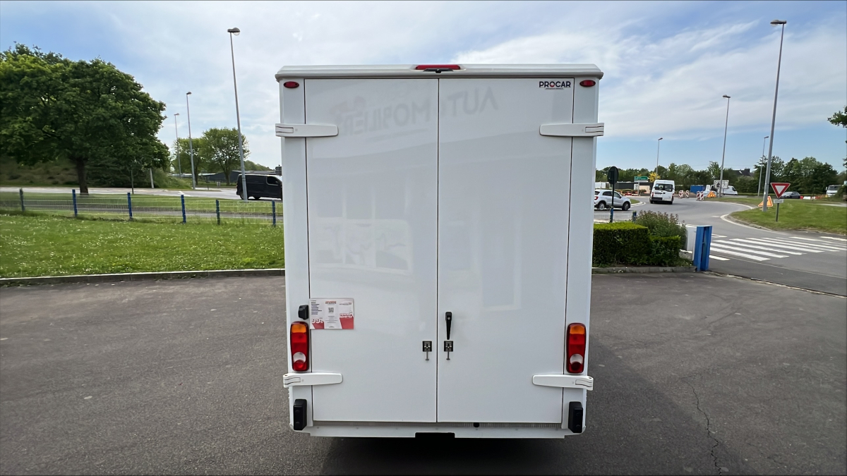 Nissan NV400 — 6
