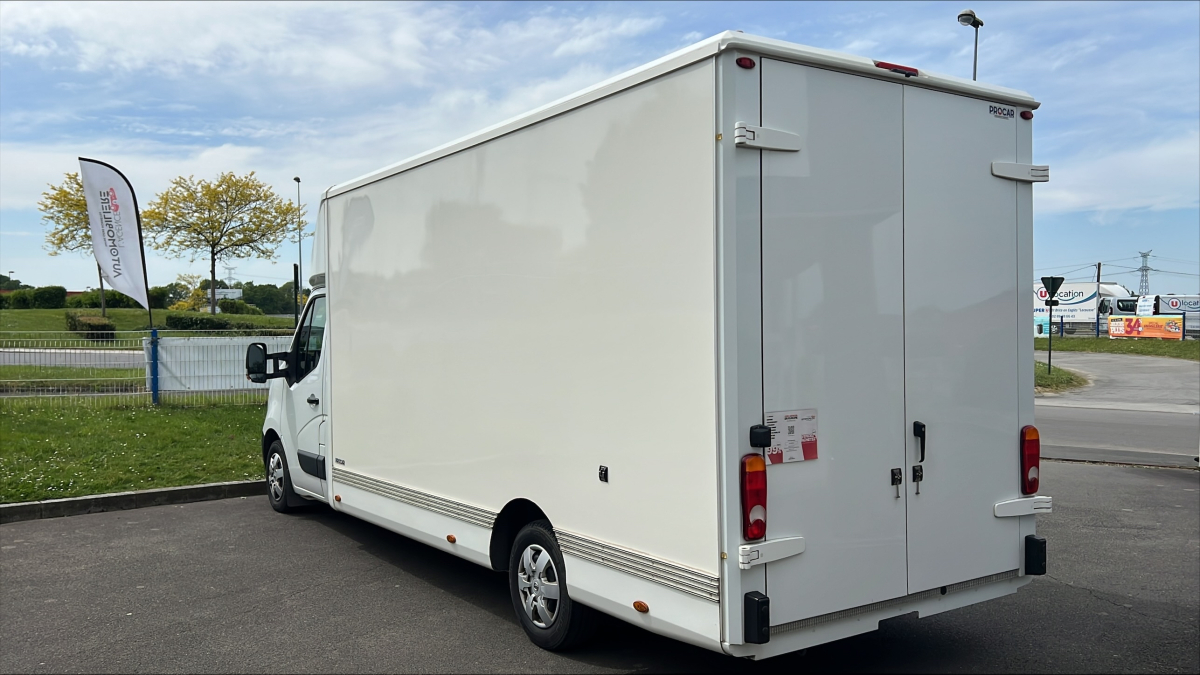 Nissan NV400 — 8