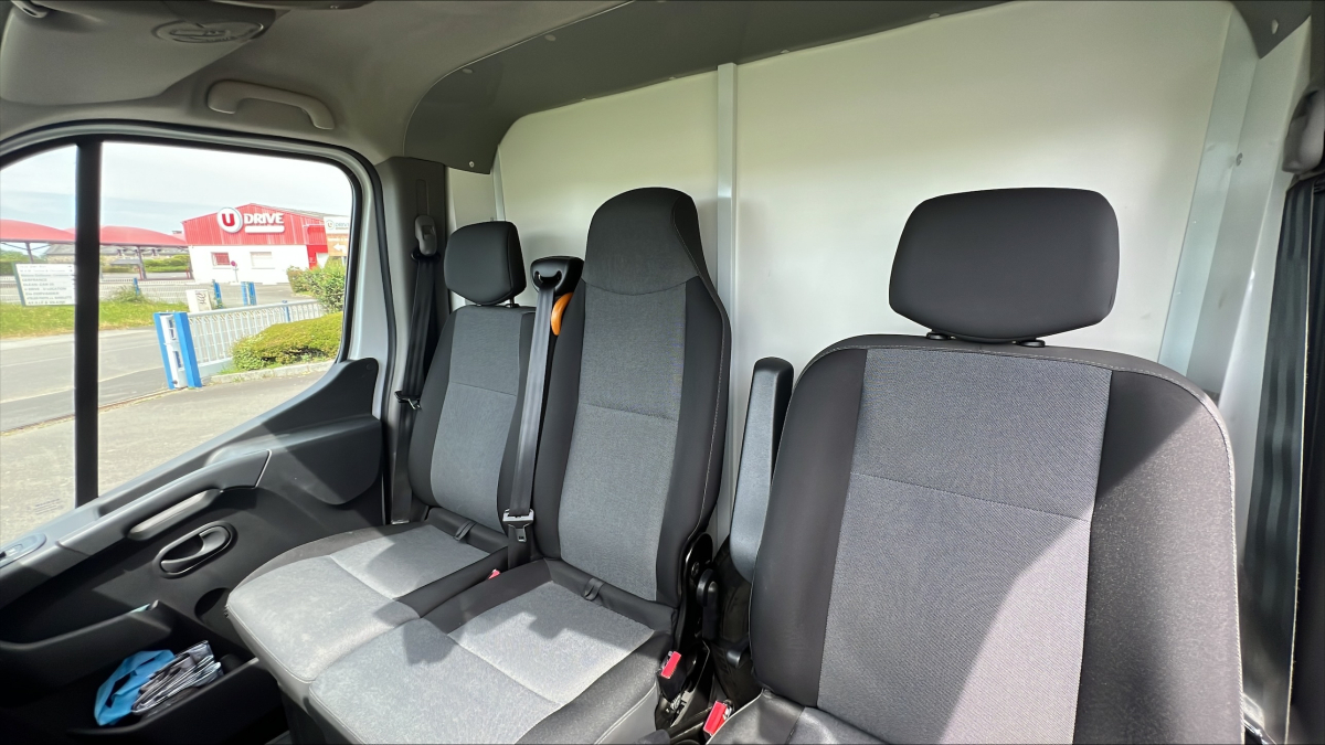 Nissan NV400 — 15