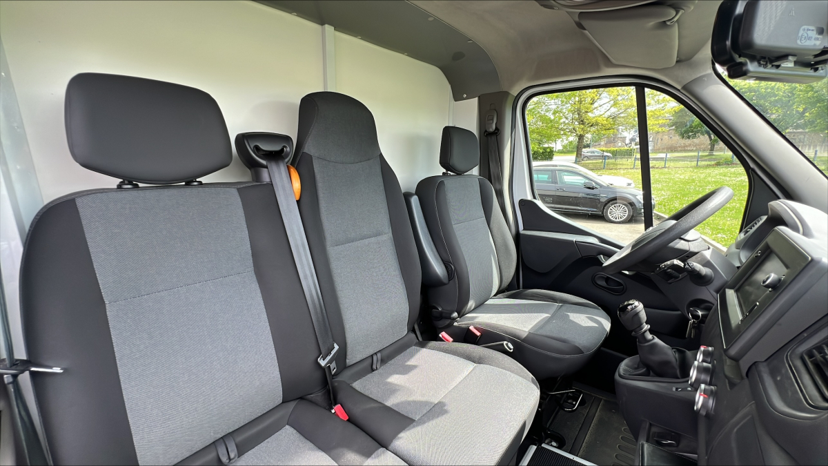 Nissan NV400 — 19