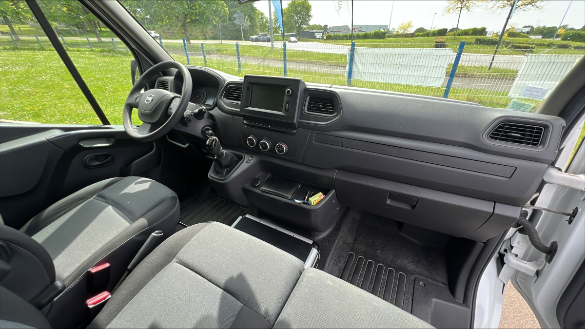 Nissan NV400 — 18