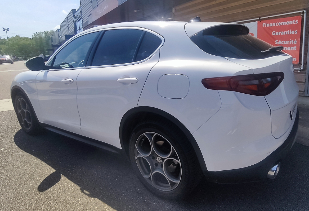 Alfa Romeo STELVIO — 9