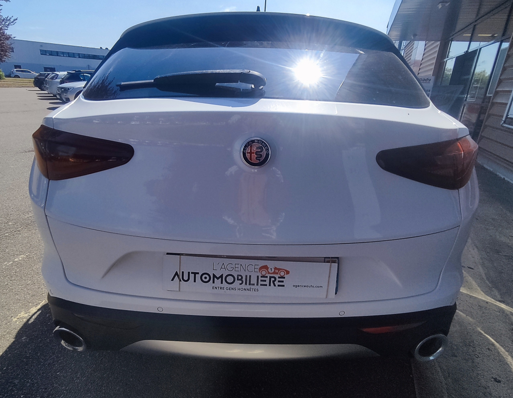 Alfa Romeo STELVIO — 8
