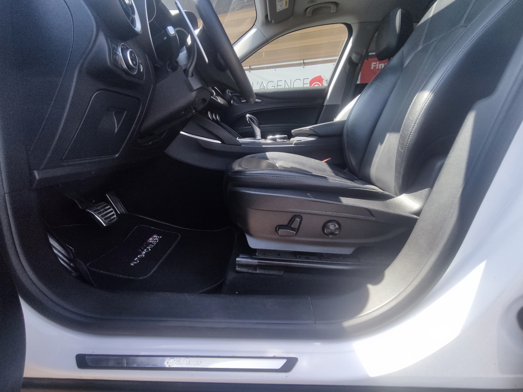 Alfa Romeo STELVIO — 23