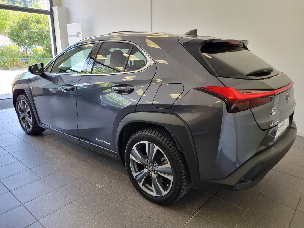 Lexus UX — 4