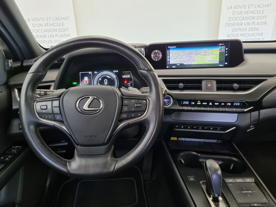 Lexus UX — 24