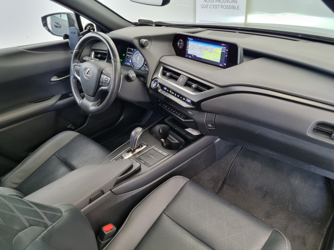Lexus UX — 20