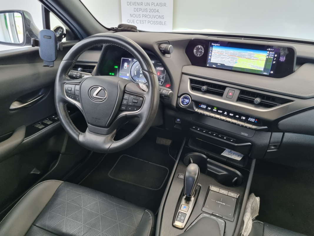 Lexus UX — 22