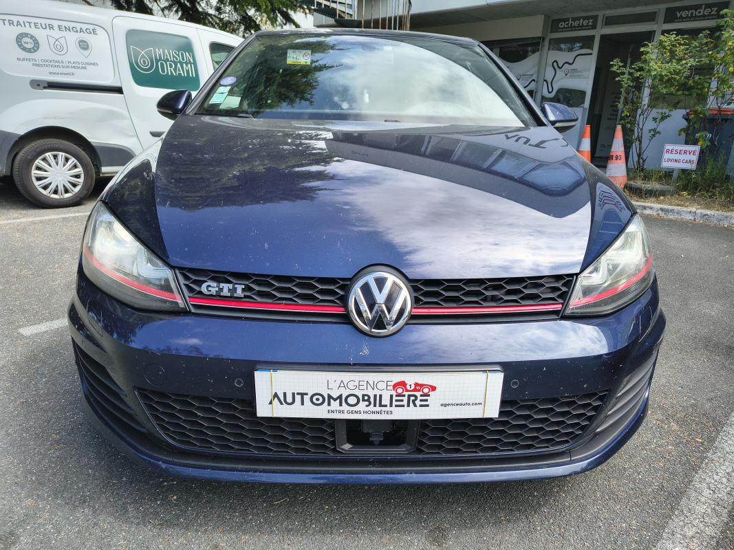 Volkswagen Golf — 2