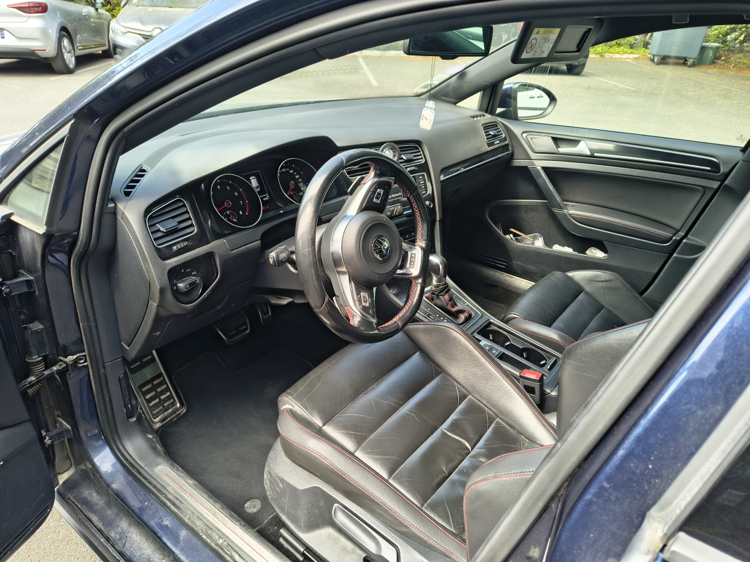 Volkswagen Golf — 9