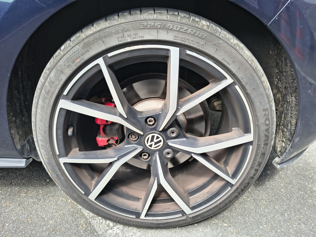 Volkswagen Golf — 27