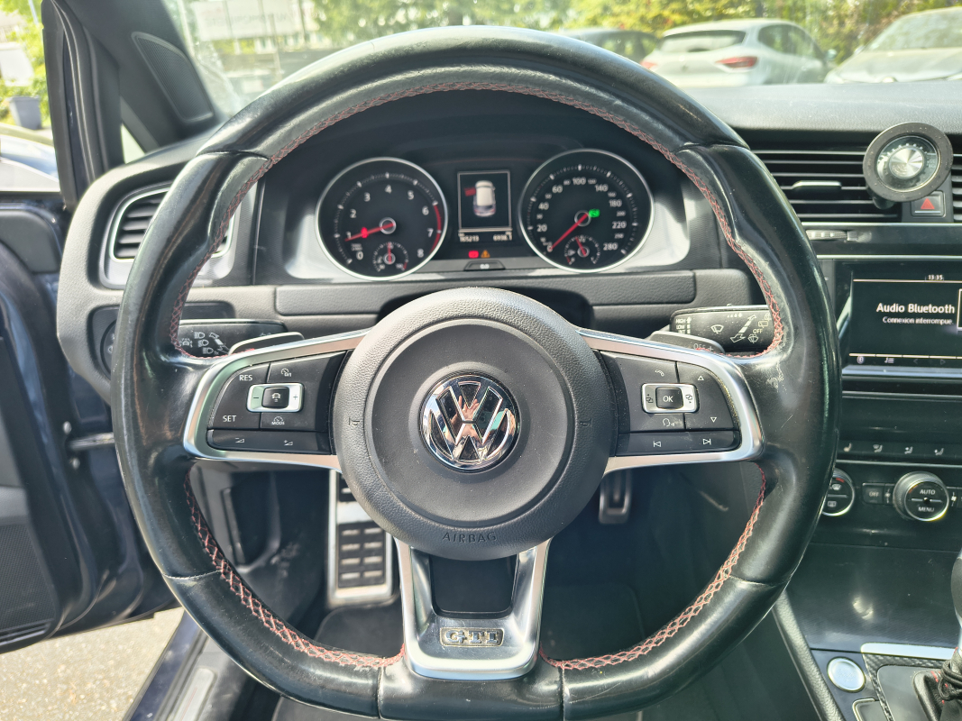 Volkswagen Golf — 12