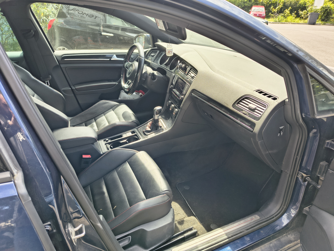 Volkswagen Golf — 16