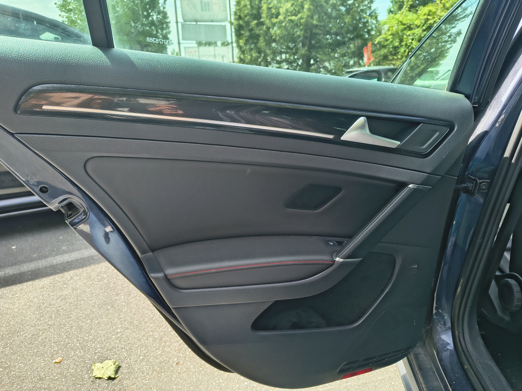 Volkswagen Golf — 22