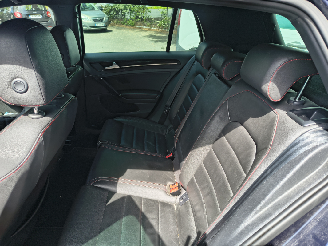Volkswagen Golf — 21
