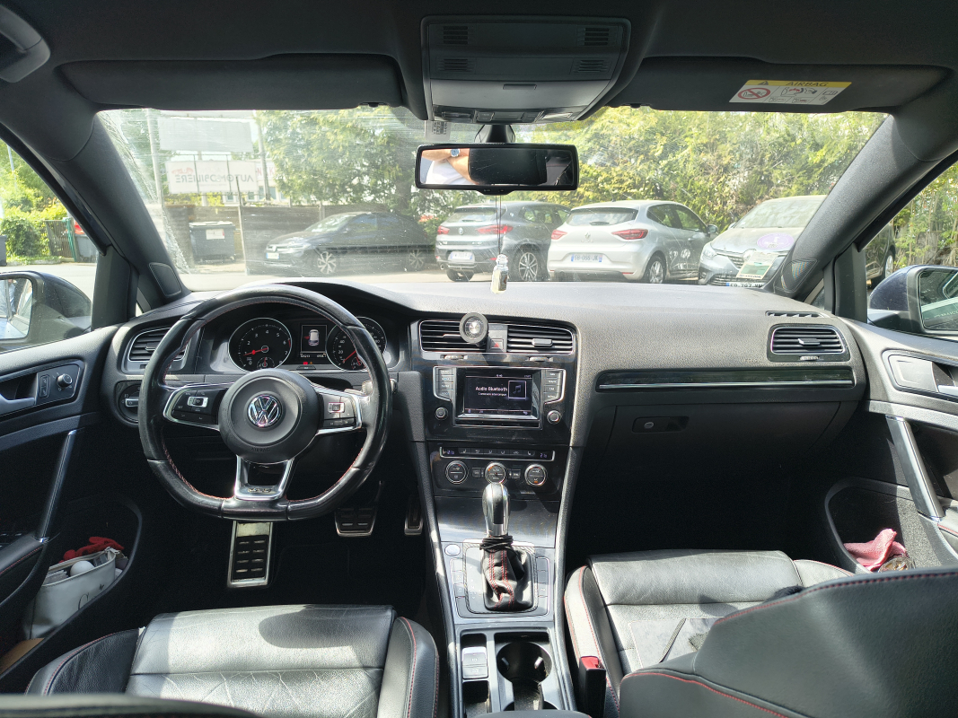 Volkswagen Golf — 15
