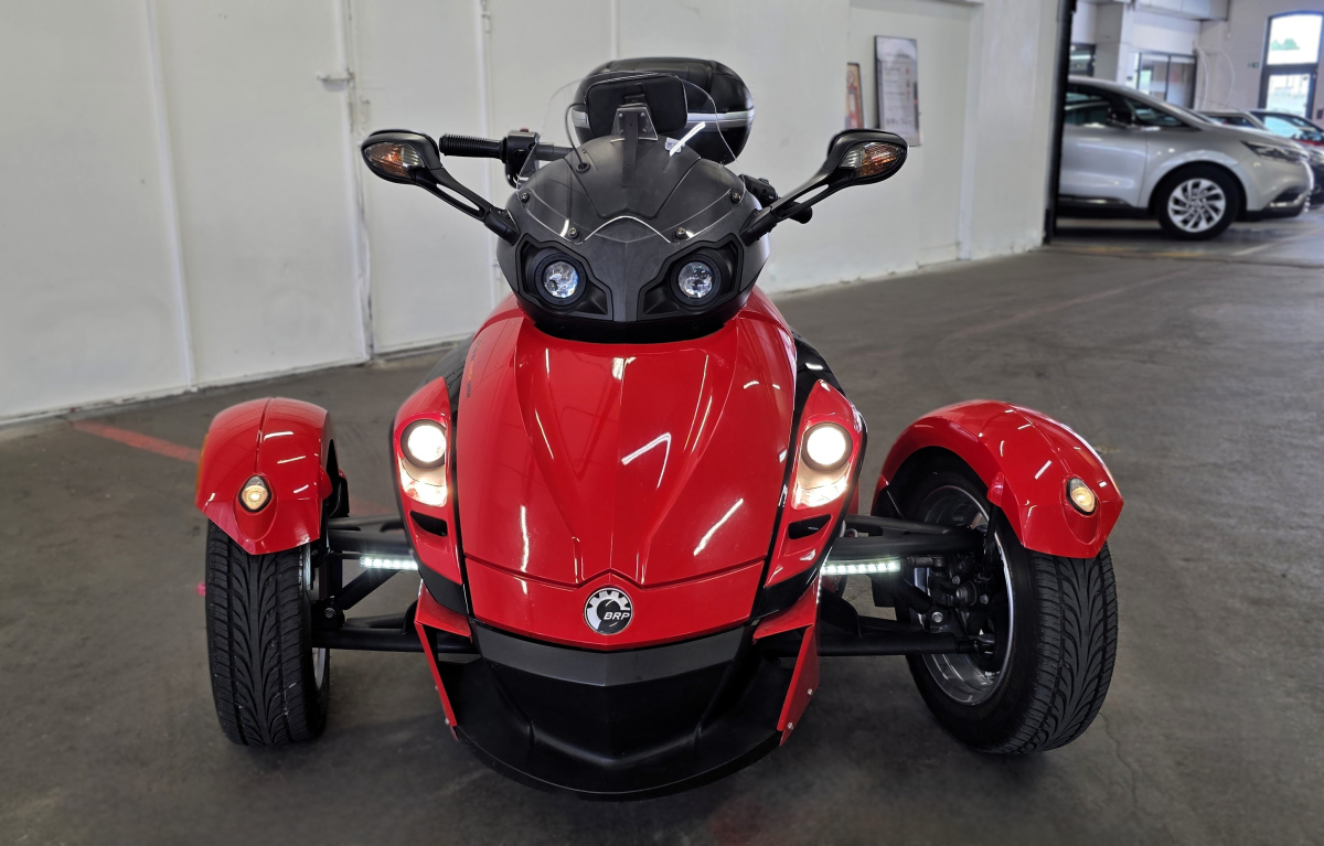 Can-Am Spyder — 6