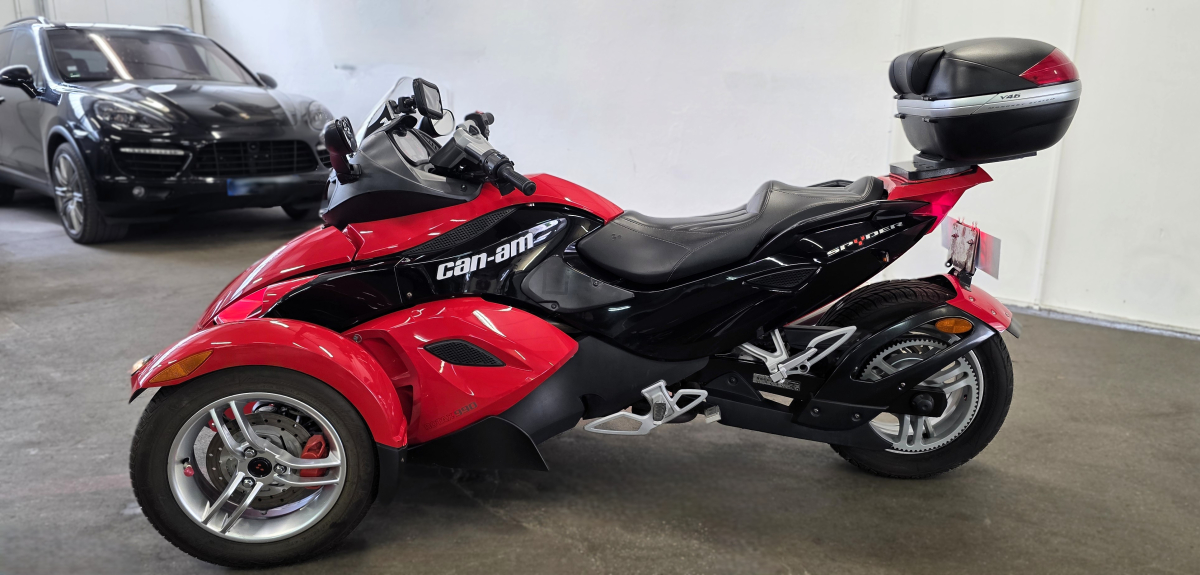 Can-Am Spyder — 7