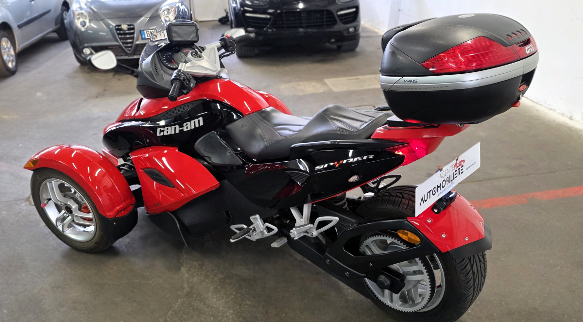Can-Am Spyder — 5