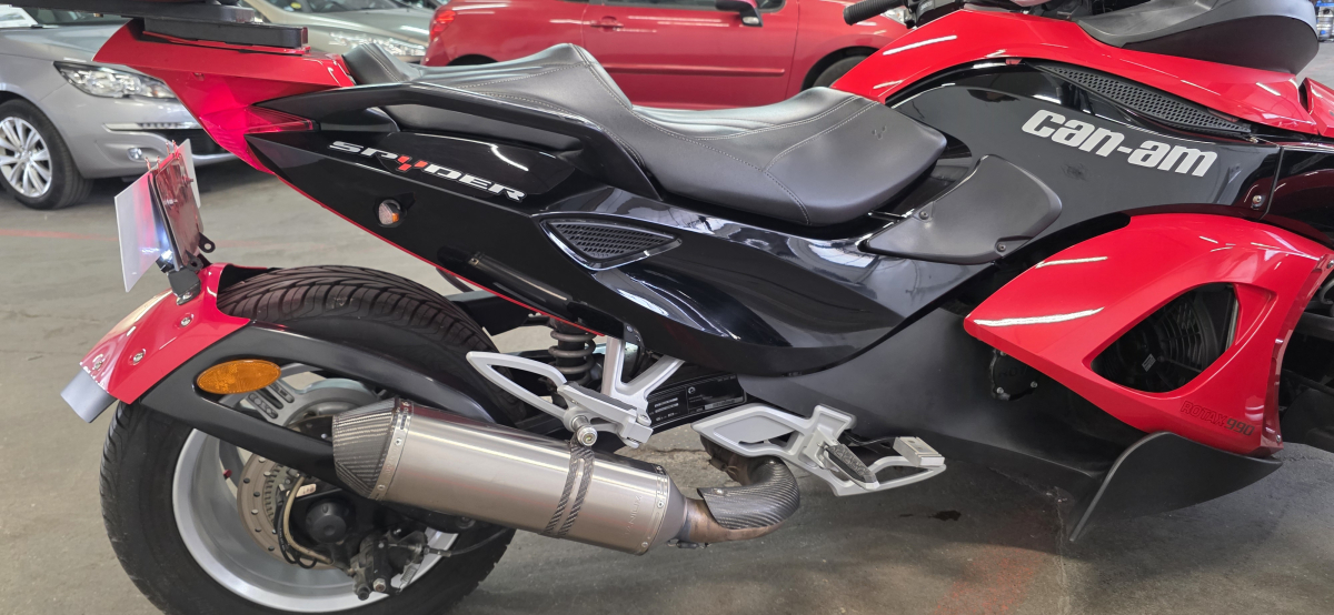 Can-Am Spyder — 8