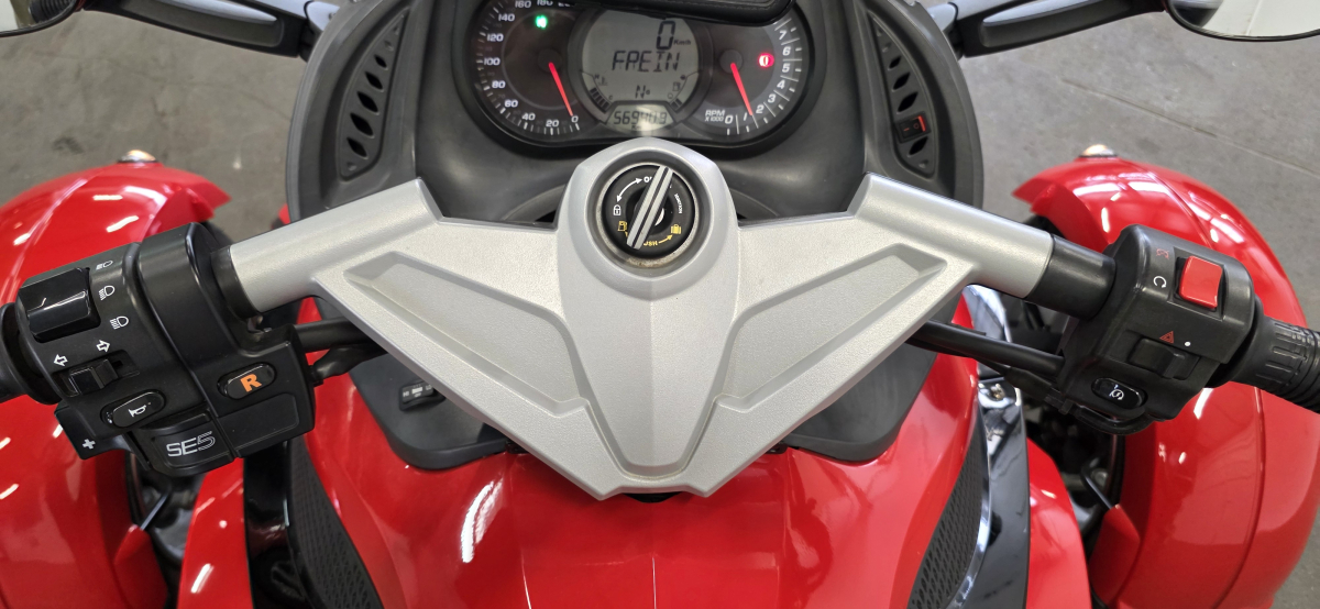 Can-Am Spyder — 9