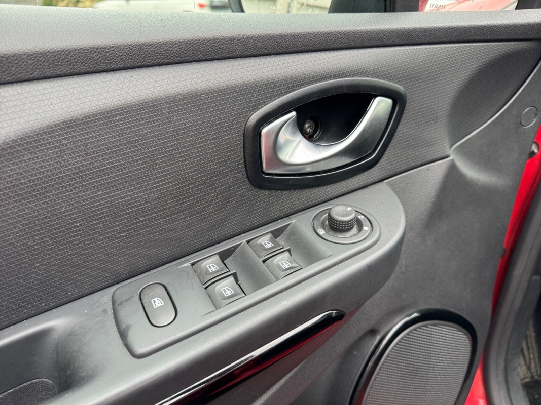 Renault Clio — 16