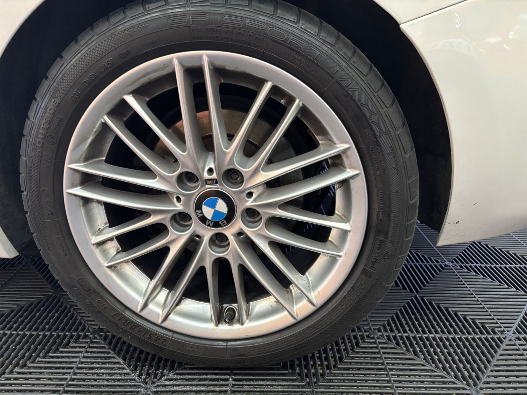 Bmw Série 1 — 24