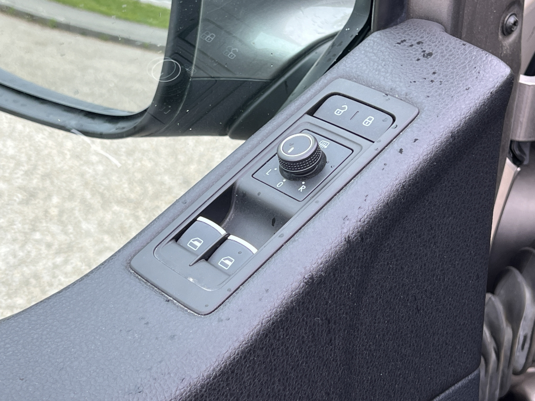 Volkswagen Caravelle — 26