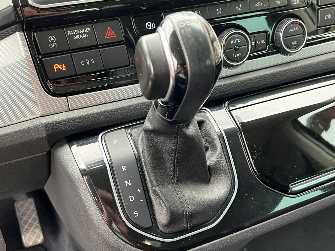 Volkswagen Caravelle — 24