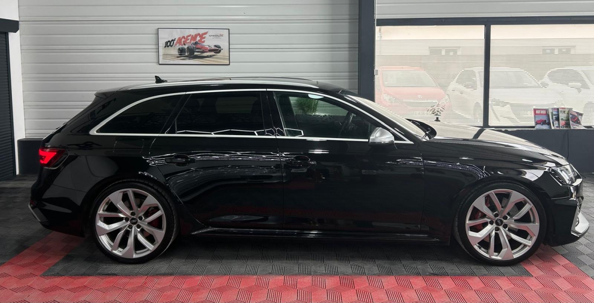 Audi RS4 — 4