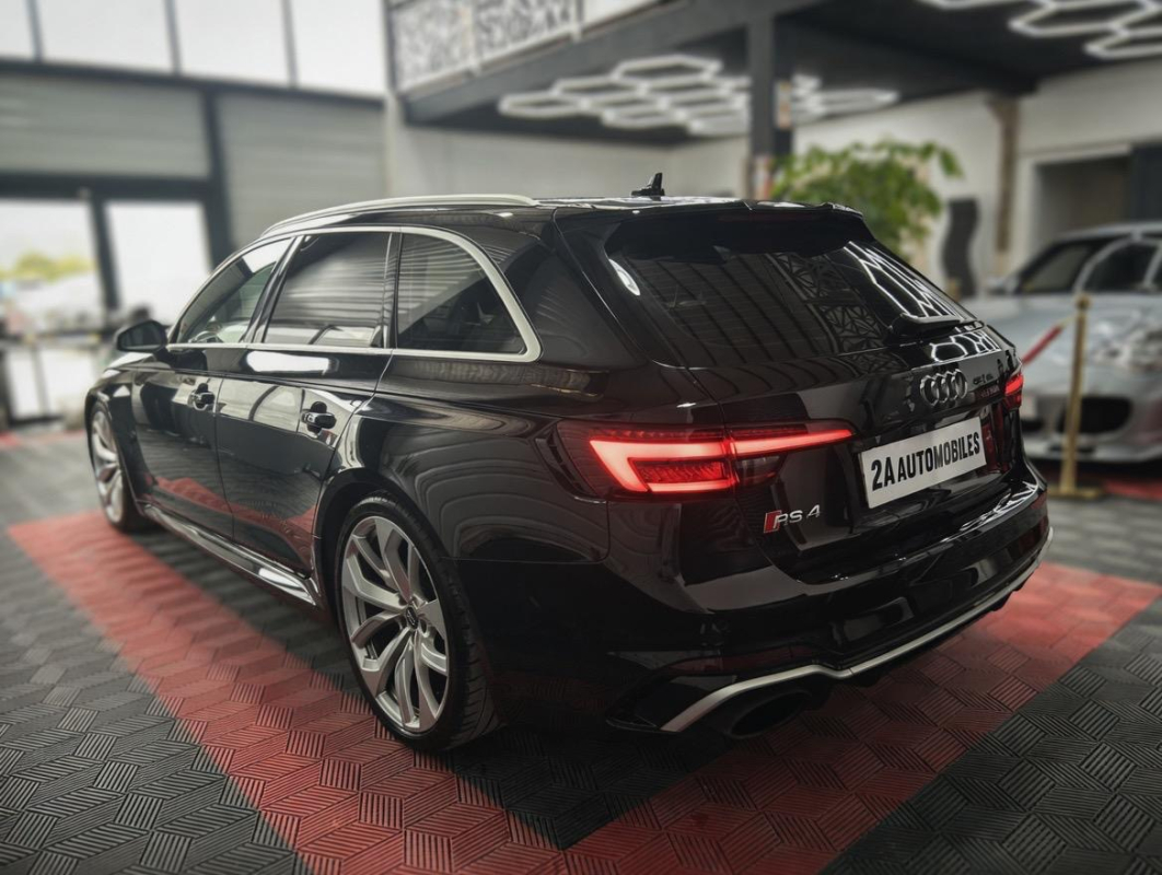 Audi RS4 — 7