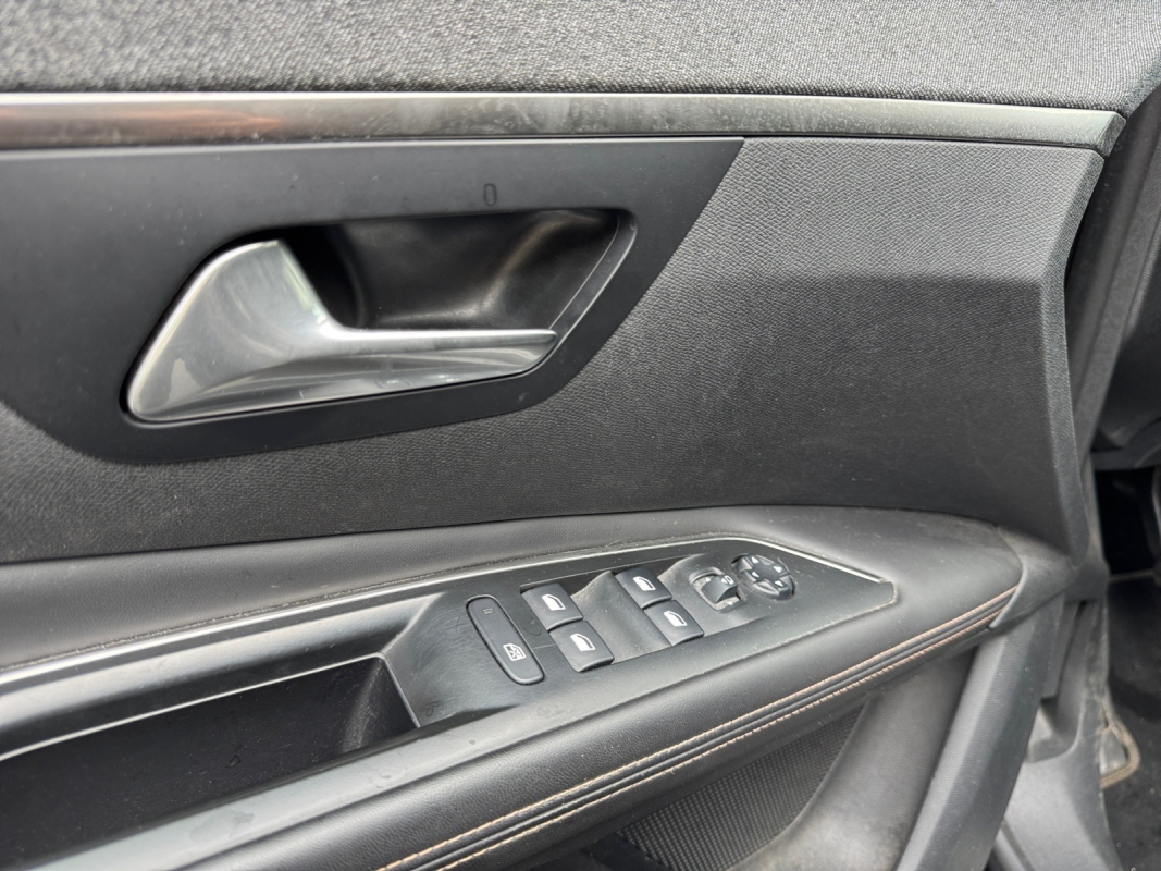 Peugeot 3008 — 12