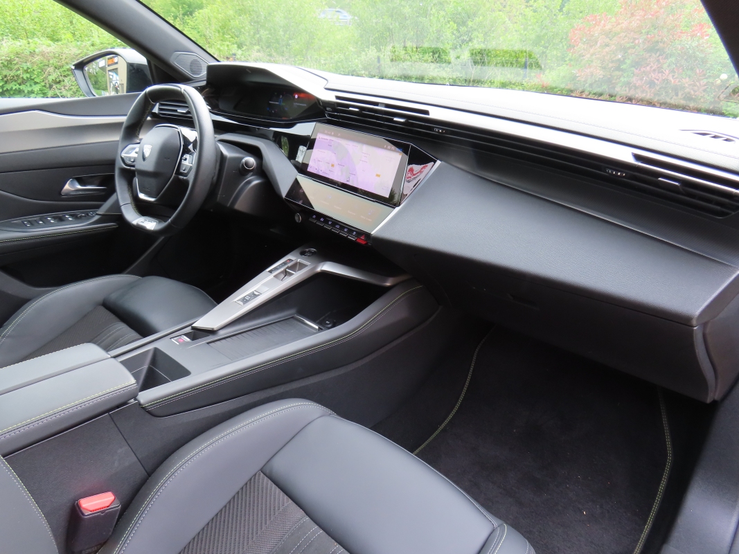 Peugeot 308 — 12