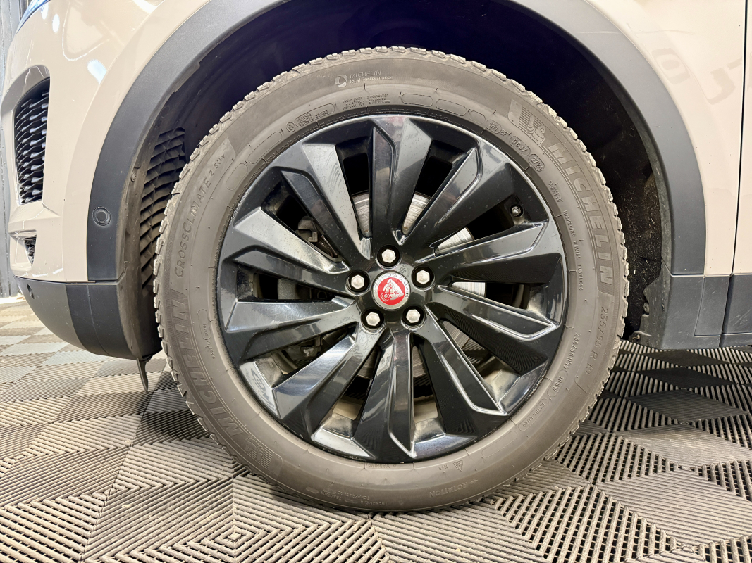 Jaguar E-Pace — 9