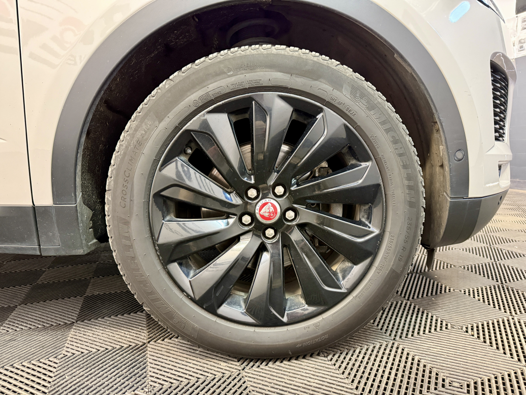Jaguar E-Pace — 30