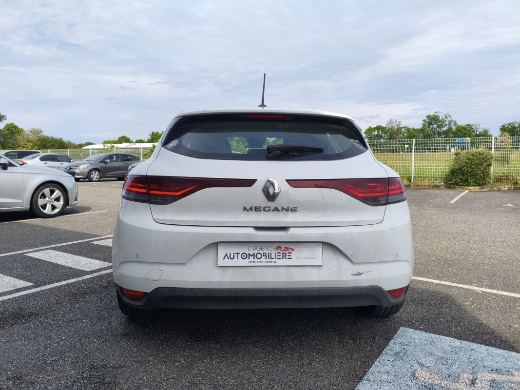 Renault Megane — 6