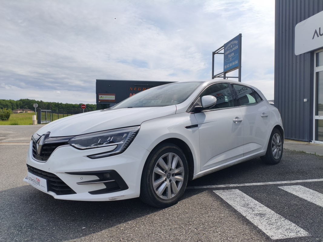 Renault Megane — 3