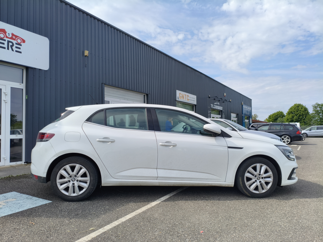 Renault Megane — 8