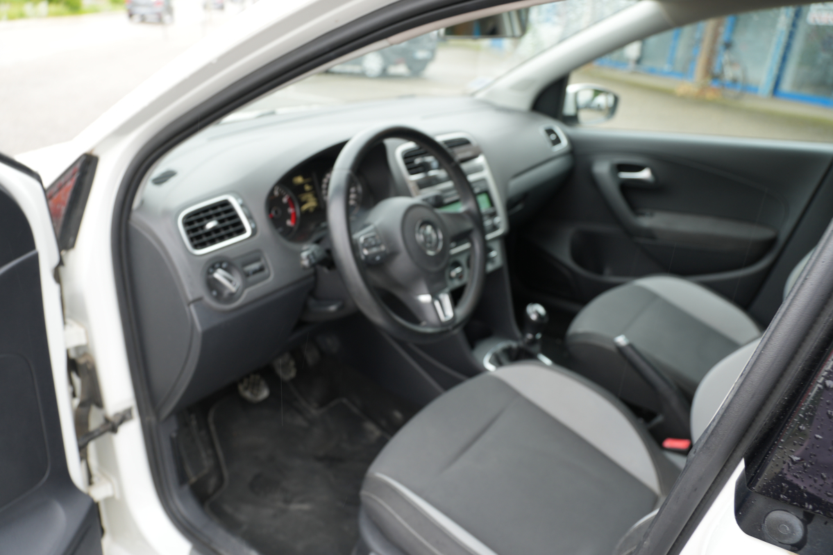 Volkswagen Polo — 32