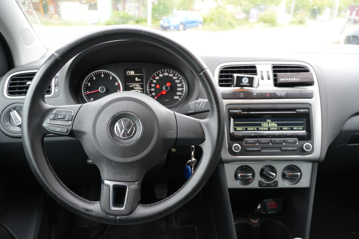 Volkswagen Polo — 13