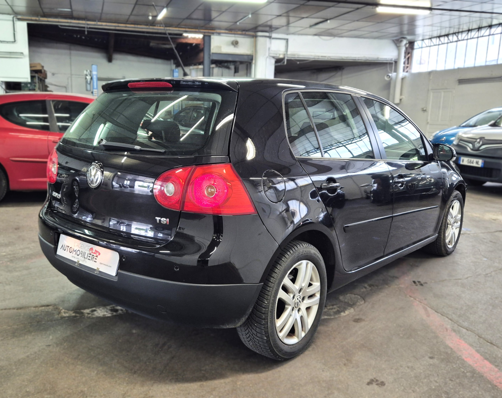 Volkswagen Golf — 4