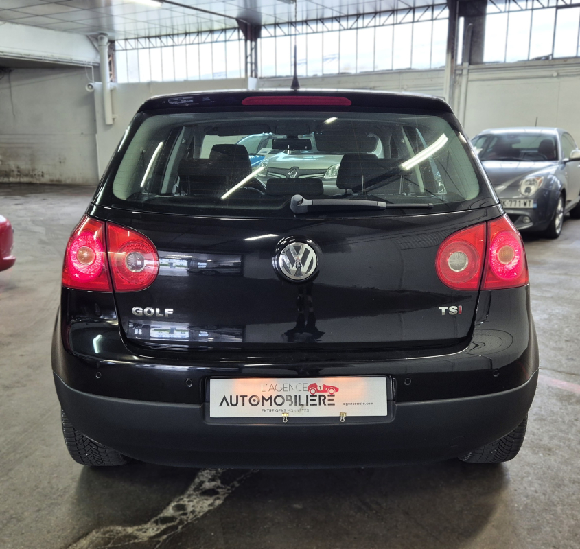Volkswagen Golf — 5