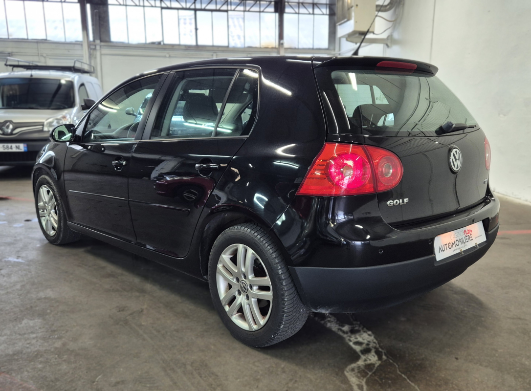 Volkswagen Golf — 6