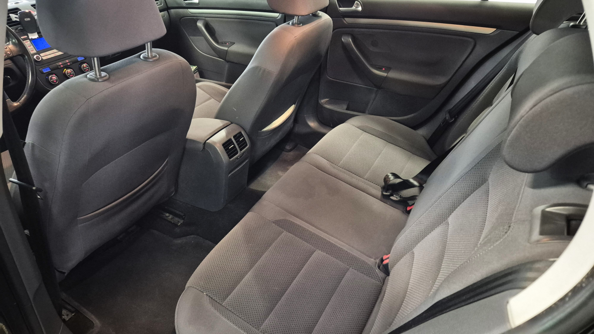 Volkswagen Golf — 12