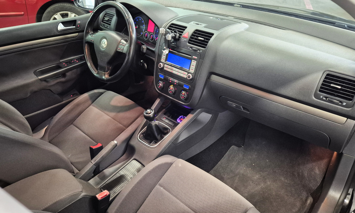 Volkswagen Golf — 9